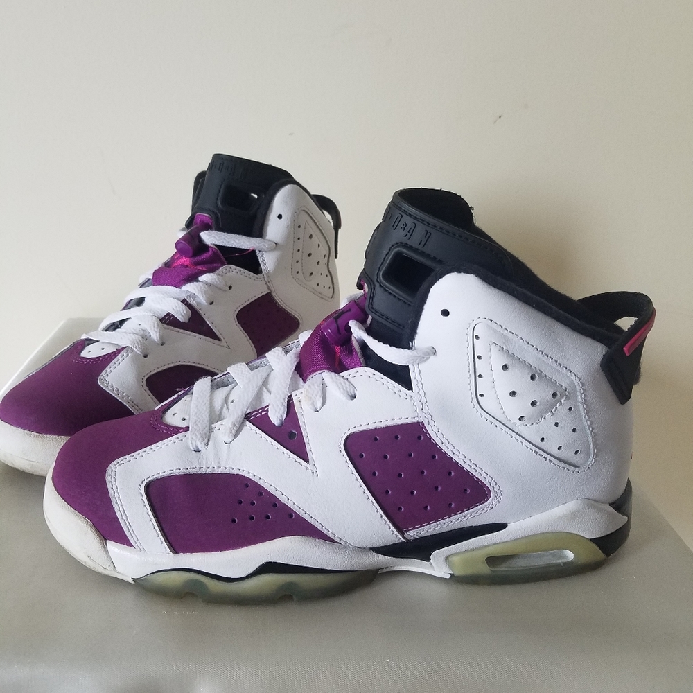 Nike Air Jordan 6 Retro "Vivid pink"